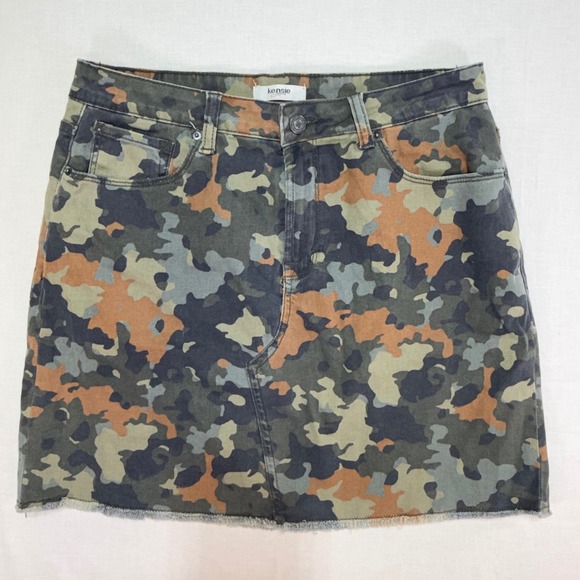 Kensie Jeans Dresses & Skirts - Kensie Jeans Womens Camo Denim Mini Skirt Size 8 29 Frayed Hem Camouflage